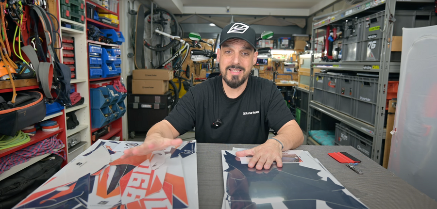Cómo vinilar tu moto con adhesivos Uniracing: experiencia real con nuestro embajador