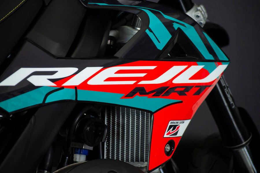 Uniracing lanza su nueva línea de adhesivos para RIEJU MRT: "CUSTOM", una vuelta a los orígenes