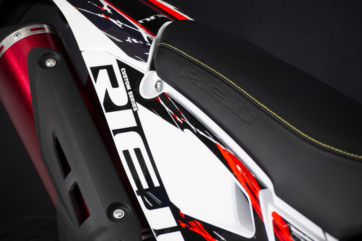 Kit de adhesivos Rieju MRT 50 / 125 - Striker - Unitransfer Marking Systems, S.L.