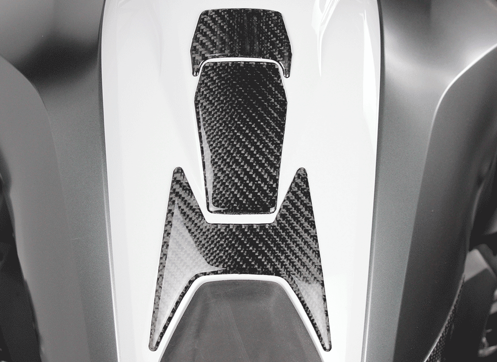 Real carbon fiber tank pad kit for BMW R1200GS 17-18 and BMW R1250GS '19 - Uniracing #bmw #bmwmotorrad #bmwgs #spiritofgs #r1250gs #gsadventure #gsrallye #r1250gsa #bmwadvriders #r1250adventure #bmwgsfans #uniracing #stickersforyouradventure #carbonfiber