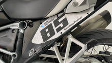 Cargar imagen en el visor de la galería, Kit porta-números para BMW R1200GS/GSA and R1250GS/GSA Maikel SPA - Uniracing