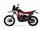 Rieju 307 Rally Adventure Crimson: kit blanco, rojo, negro y gris con asiento rojo de referencia