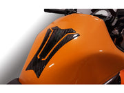 Real carbon fiber universal Tank pad - Uniracing  #kawasaki #kawasakiz900 #z900 #kawasakiz #znation #uniracing #stickersforyouradventure #tankpad