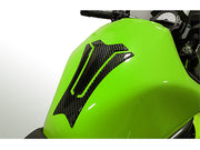 Real carbon fiber universal Tank pad - Uniracing #kawasaki #kawasakiz900 #z900 #kawasakiz #znation #uniracing #stickersforyouradventure #tankpad