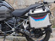 Side Case BMW Adventure 2004-20 Navigator - Uniracing #bmw #bmwmotorrad #bmwgs #spiritofgs #r1250gs #gsadventure #gsrallye #r1250gsa #bmwadvriders #r1250adventure #bmwgsfans #decals #bike #stickers #adventure #motoadventure #graphickit #graphics #bmwR1200gs #bmwr1200gsadventure #bmwr1200gsa #bmwcase #caseforadventure