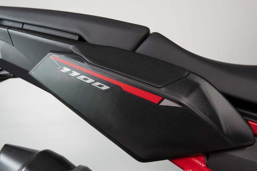 Kit Adhesivos anti-rayada Honda Africa Twin 2020-23 Off Road (Plásticos laterales traseros +Colín + basculante)