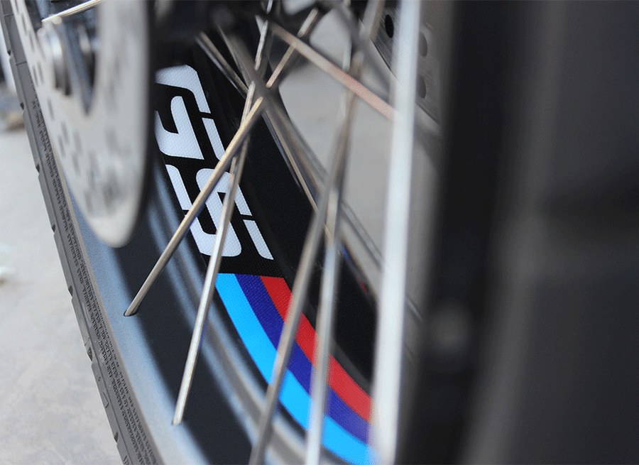 Adhesivo llanta BMW R1200GS Adv. 06-18 and R1250GS 19 Adv. (LOGO GS)
